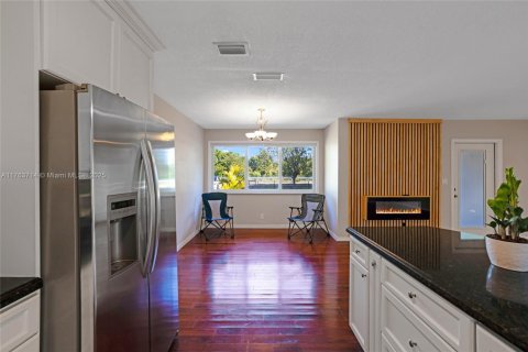 House in Davie, Florida 3 bedrooms № 1573299 - photo 13