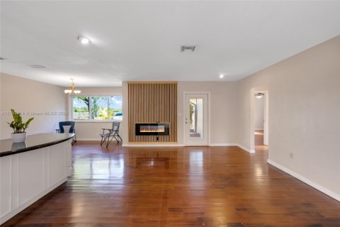 House in Davie, Florida 3 bedrooms № 1573299 - photo 7