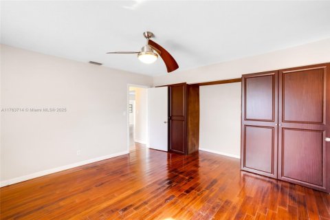 House in Davie, Florida 3 bedrooms № 1573299 - photo 21