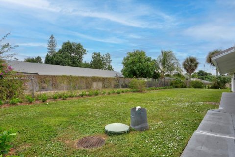 Villa ou maison à louer à West Palm Beach, Floride: 2 chambres, 67.35 m2 № 1966547 - photo 30