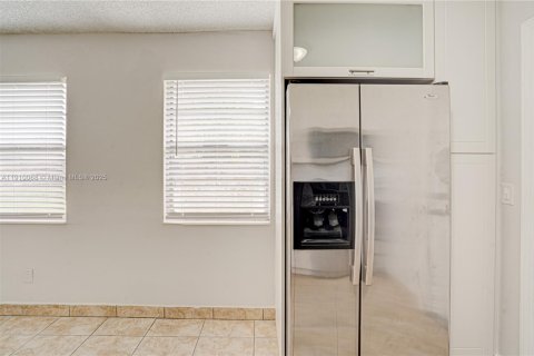 Villa ou maison à louer à West Palm Beach, Floride: 2 chambres, 67.35 m2 № 1966547 - photo 6