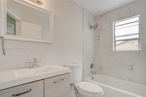 Villa ou maison à louer à West Palm Beach, Floride: 2 chambres, 67.35 m2 № 1966547 - photo 9