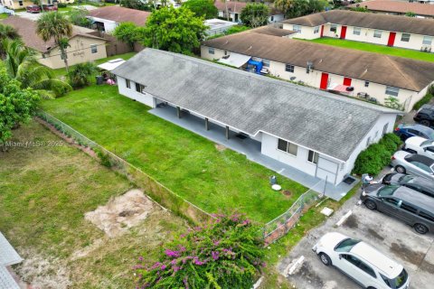 Villa ou maison à louer à West Palm Beach, Floride: 2 chambres, 67.35 m2 № 1966547 - photo 20