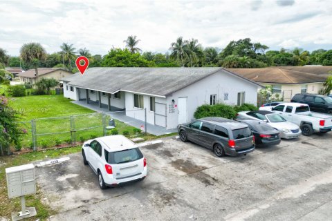 Villa ou maison à louer à West Palm Beach, Floride: 2 chambres, 67.35 m2 № 1966547 - photo 14
