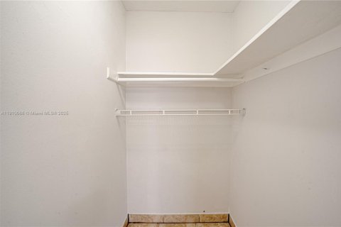 Villa ou maison à louer à West Palm Beach, Floride: 2 chambres, 67.35 m2 № 1966547 - photo 13