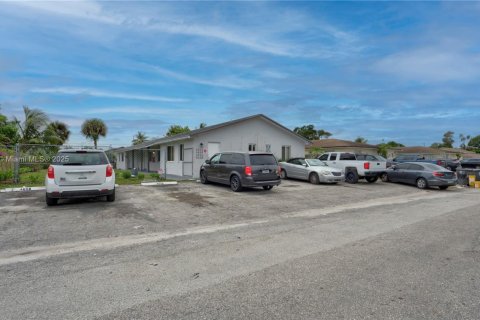Villa ou maison à louer à West Palm Beach, Floride: 2 chambres, 67.35 m2 № 1966547 - photo 27