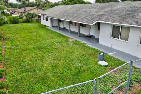 Villa ou maison à louer à West Palm Beach, Floride: 2 chambres, 67.35 m2 № 1966547 - photo 25