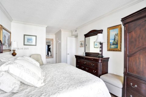 Condo in Hollywood, Florida, 1 bedroom № 1986100 - photo 11