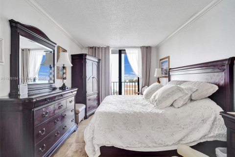 Condo in Hollywood, Florida, 1 bedroom № 1986100 - photo 12