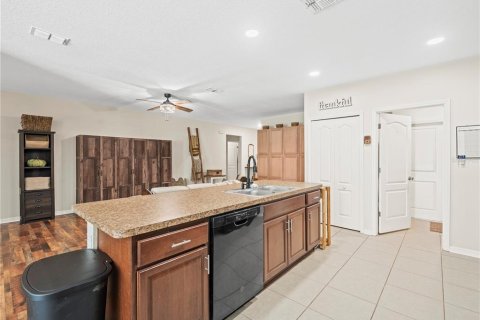 House in Weeki Wachee, Florida 4 bedrooms, 173.36 sq.m. № 1879807 - photo 16