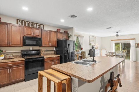 House in Weeki Wachee, Florida 4 bedrooms, 173.36 sq.m. № 1879807 - photo 12