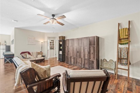 House in Weeki Wachee, Florida 4 bedrooms, 173.36 sq.m. № 1879807 - photo 9