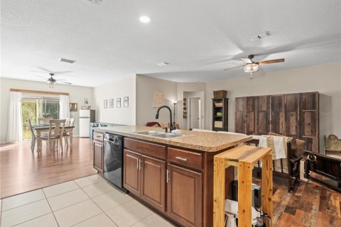 House in Weeki Wachee, Florida 4 bedrooms, 173.36 sq.m. № 1879807 - photo 13
