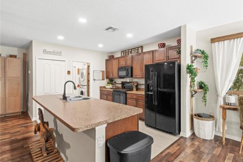 House in Weeki Wachee, Florida 4 bedrooms, 173.36 sq.m. № 1879807 - photo 18