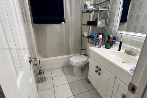 Купить виллу или дом в Майами, Флорида 4 спальни, 196.67м2, № 1988427 - фото 28