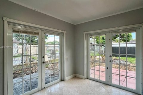 Купить виллу или дом в Майами, Флорида 4 спальни, 196.67м2, № 1988427 - фото 25