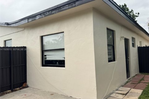 Купить виллу или дом в Майами, Флорида 4 спальни, 196.67м2, № 1988427 - фото 14