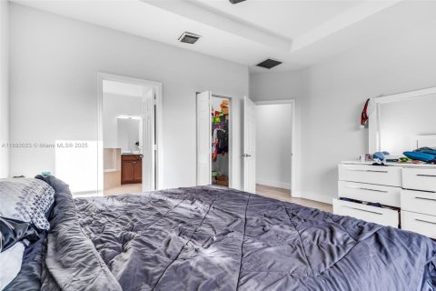 Villa ou maison à vendre à Homestead, Floride: 5 chambres, 238.57 m2 № 1946591 - photo 20