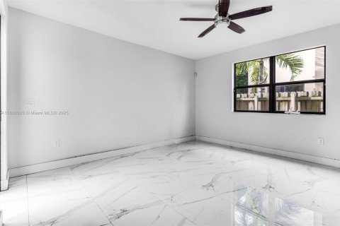 Villa ou maison à vendre à Homestead, Floride: 5 chambres, 238.57 m2 № 1946591 - photo 6