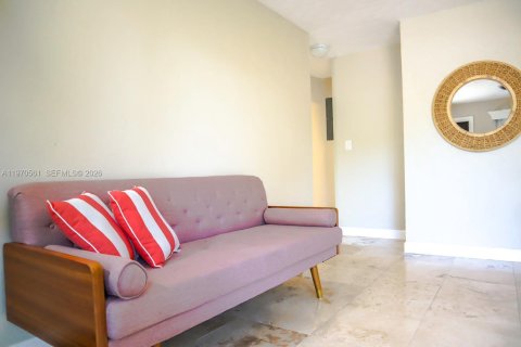 House in Pompano Beach, Florida 2 bedrooms, 82.96 sq.m. № 2031301 - photo 7