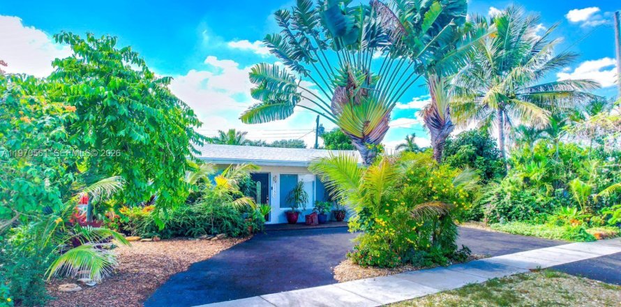 House in Pompano Beach, Florida 2 bedrooms, 82.96 sq.m. № 2031301