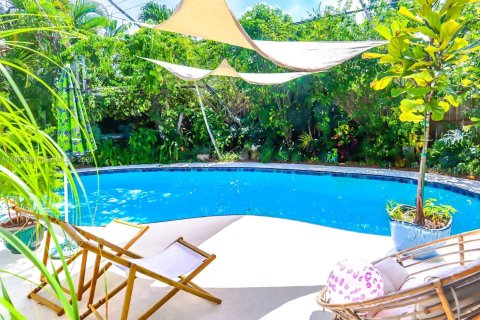 House in Pompano Beach, Florida 2 bedrooms, 82.96 sq.m. № 2031301 - photo 3