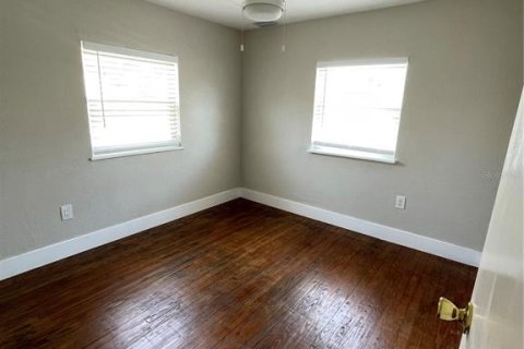 Casa en alquiler en Saint Petersburg, Florida, 3 dormitorios, 93.46 m2 № 1901022 - foto 12