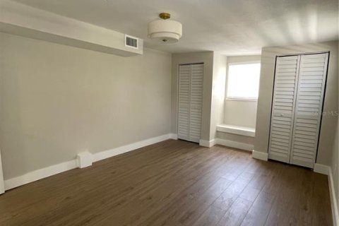 Casa en alquiler en Saint Petersburg, Florida, 3 dormitorios, 93.46 m2 № 1901022 - foto 10