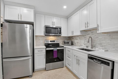 Condominio en Delray Beach, Florida, 1 dormitorio  № 2082286