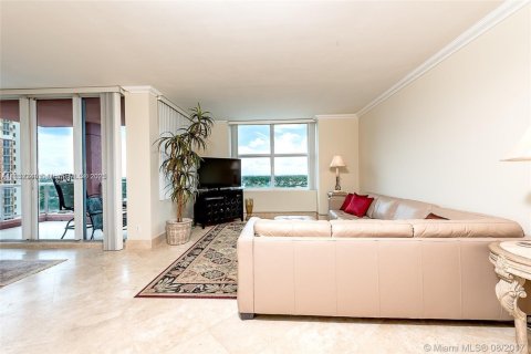 Condo in Fort Lauderdale, Florida, 2 bedrooms  № 2013082 - photo 16