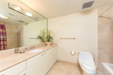 Condo in Fort Lauderdale, Florida, 2 bedrooms  № 2013082 - photo 11