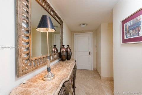 Condo in Fort Lauderdale, Florida, 2 bedrooms  № 2013082 - photo 13