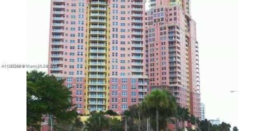 Condo in Fort Lauderdale, Florida, 2 bedrooms  № 2013082