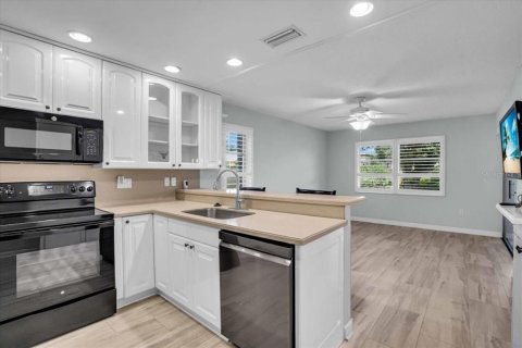 Casa en alquiler en Sarasota, Florida, 2 dormitorios, 139.17 m2 № 1879652 - foto 14