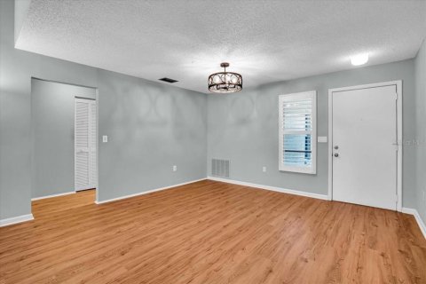 Casa en alquiler en Sarasota, Florida, 2 dormitorios, 139.17 m2 № 1879652 - foto 4