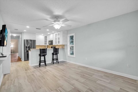 Casa en alquiler en Sarasota, Florida, 2 dormitorios, 139.17 m2 № 1879652 - foto 10