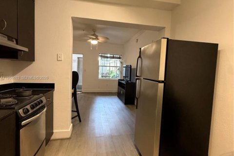 Apartamento en alquiler en Miami Beach, Florida, 1 dormitorio, 1715.63 m2 № 2011783 - foto 10