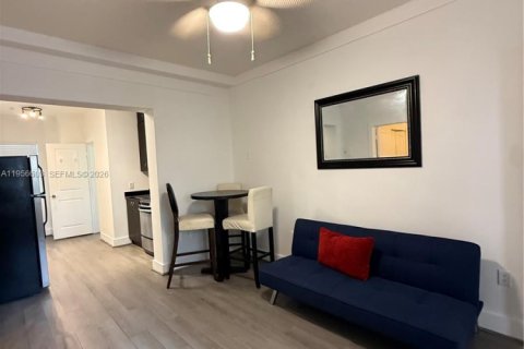 Apartamento en alquiler en Miami Beach, Florida, 1 dormitorio, 1715.63 m2 № 2011783 - foto 8