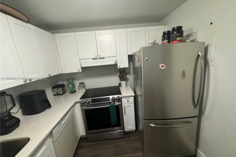 Condominio en venta en Sunrise, Florida, 2 dormitorios, 116.31 m2 № 1823879 - foto 1