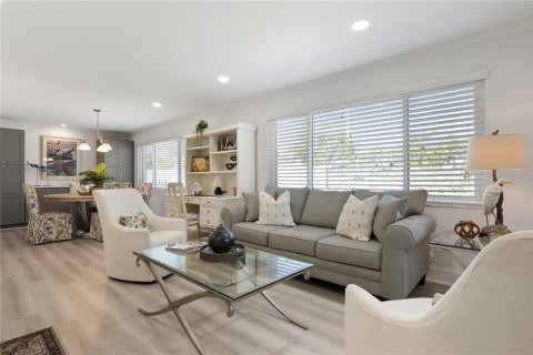 Condo in Longboat Key, Florida, 2 bedrooms  № 2151965 - photo 8