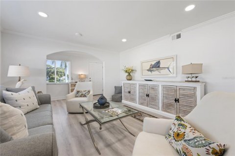 Condo in Longboat Key, Florida, 2 bedrooms  № 2151965 - photo 10
