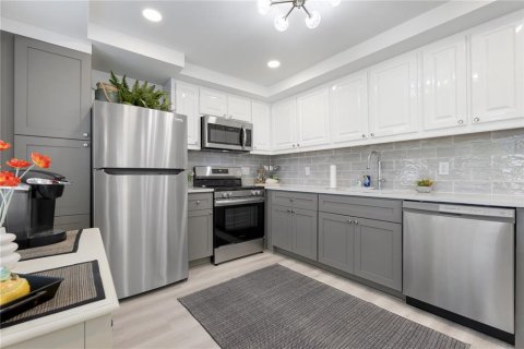 Condo in Longboat Key, Florida, 2 bedrooms  № 2151965 - photo 13