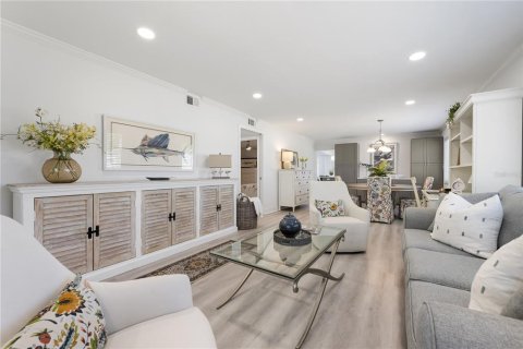 Condo in Longboat Key, Florida, 2 bedrooms  № 2151965 - photo 9