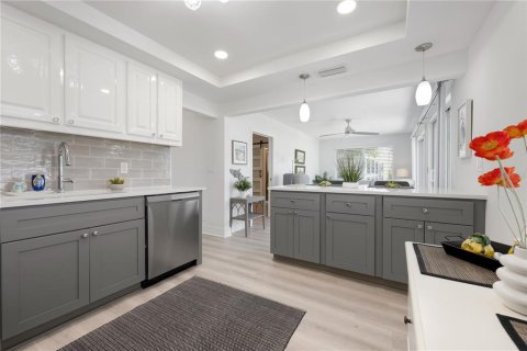 Condo in Longboat Key, Florida, 2 bedrooms  № 2151965 - photo 15