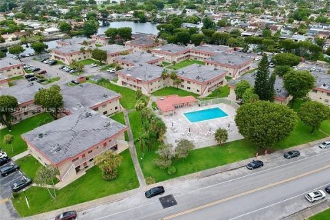 Condo in Miami, Florida, 3 bedrooms  № 1999402 - photo 14