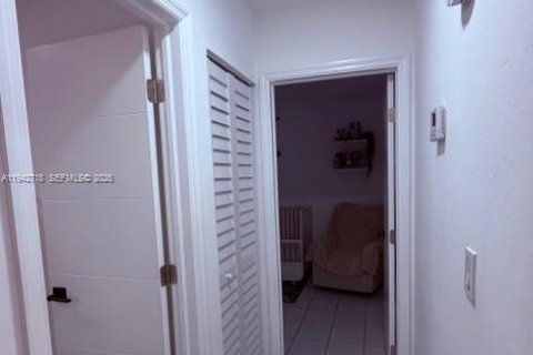 Condo in Miami, Florida, 3 bedrooms  № 1999402 - photo 9