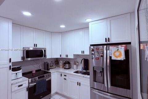 Condo in Miami, Florida, 3 bedrooms  № 1999402 - photo 4