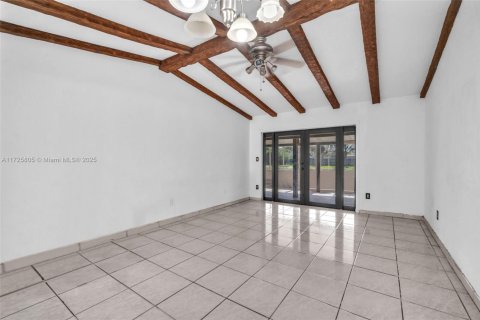 Casa en venta en Miami, Florida, 3 dormitorios, 102.56 m2 № 1930724 - foto 4