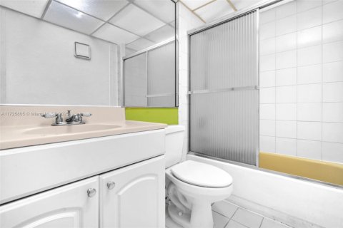 Casa en venta en Miami, Florida, 3 dormitorios, 102.56 m2 № 1930724 - foto 12