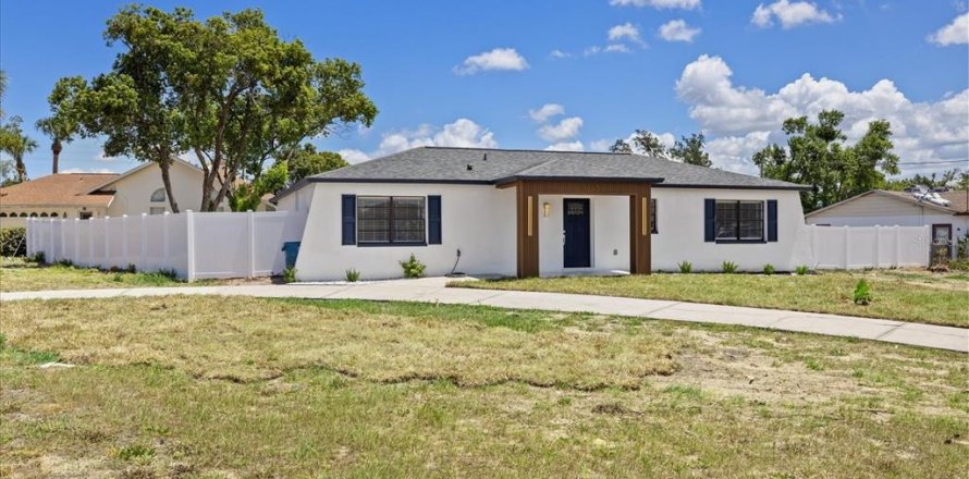 Villa ou maison à Spring Hill, Floride 3 chambres, 136.29 m2 № 2149166